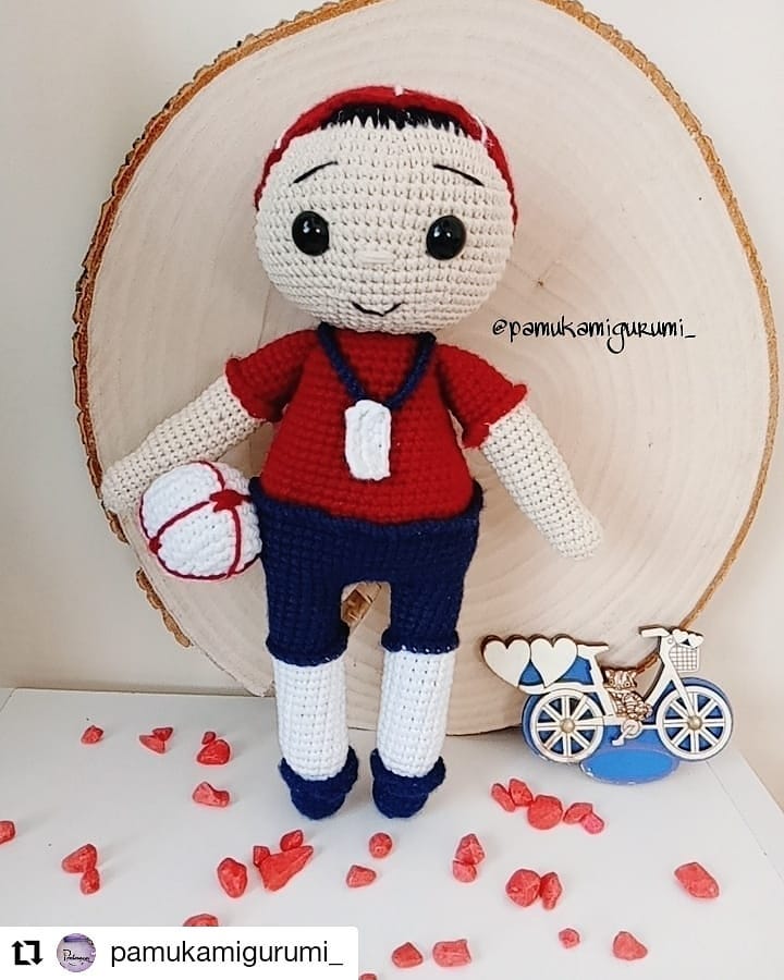 Futbolcu Cocuk Rio amigurumi tarifi