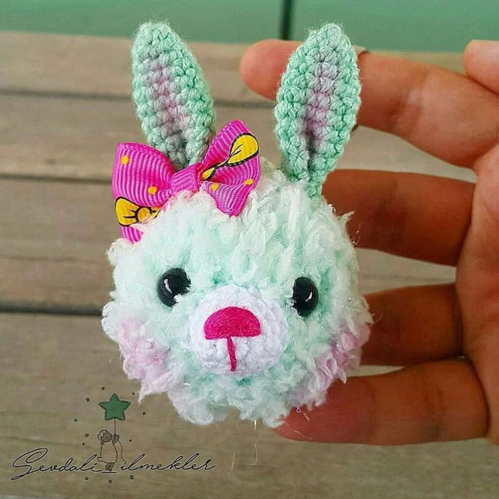 Tüylü Tavşan Anahtarlık amigurumi tarifi